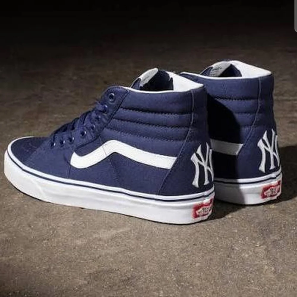 VANS New York Yankees SK8 High-Top Men's Sneakers 11.5 Rare - Picture 1 of 1